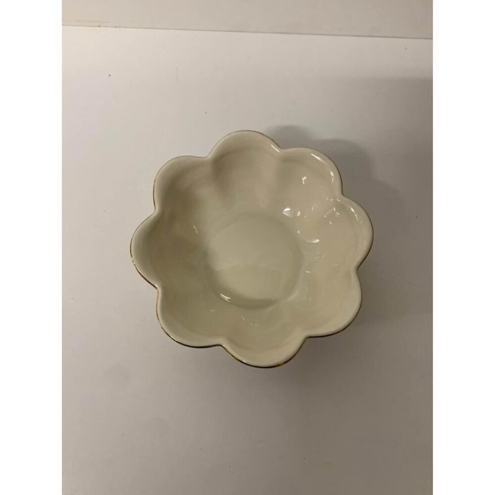 Lenox Ivory And Gold Heart Collection 4 inch Scalloped Bowl - Picture 2 of 4
